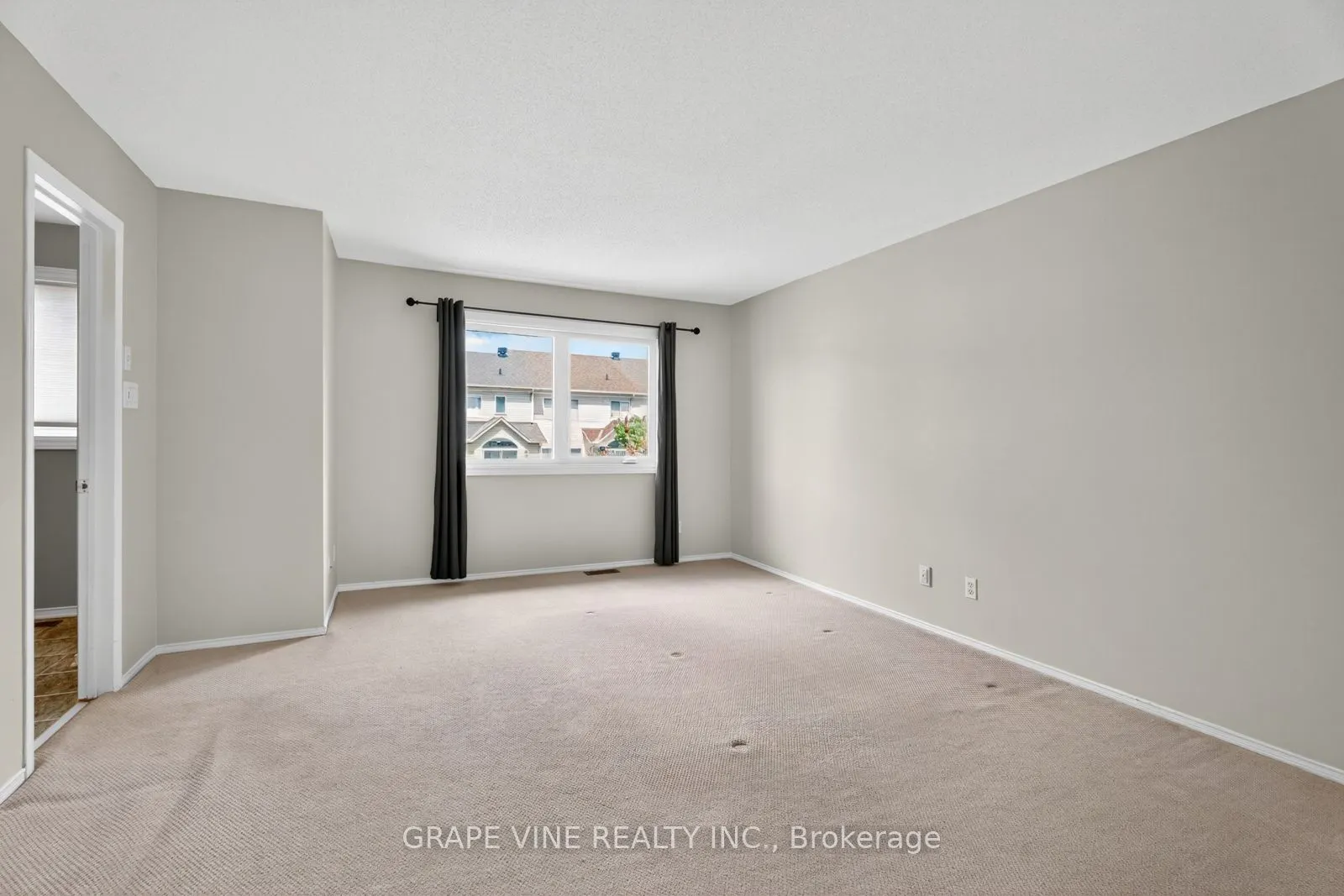 27 Flowertree Crescent