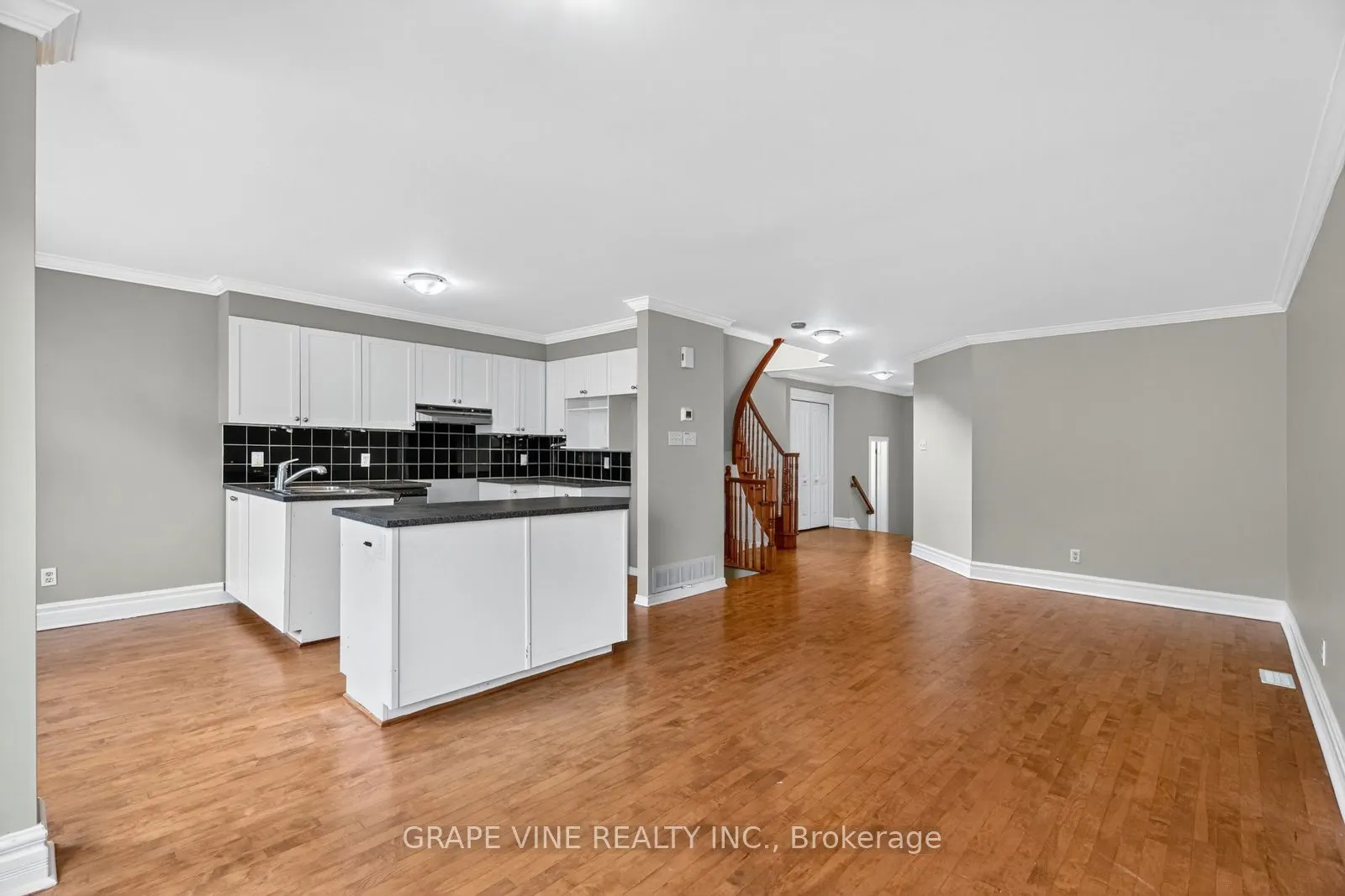 27 Flowertree Crescent