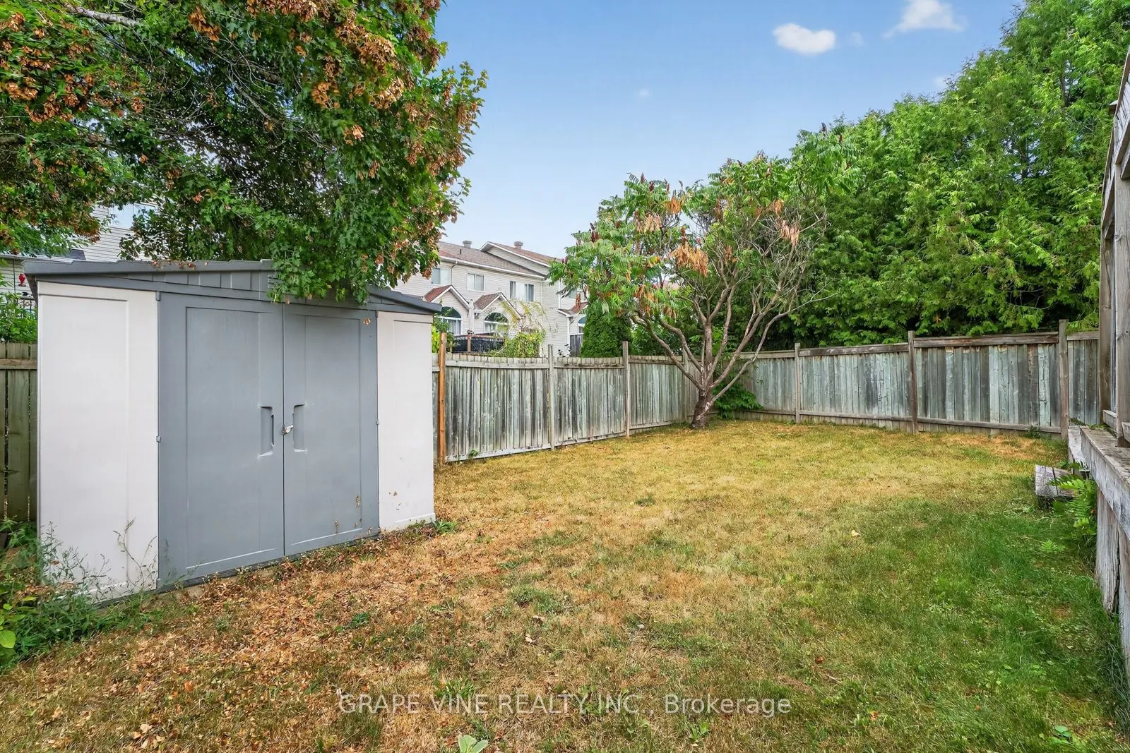 27 Flowertree Crescent