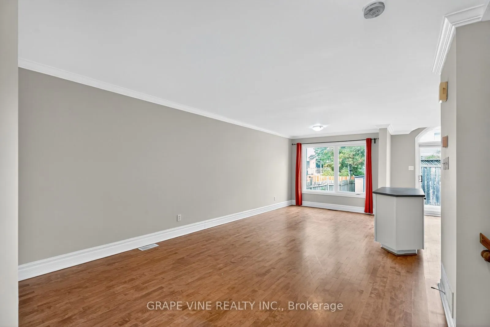 27 Flowertree Crescent