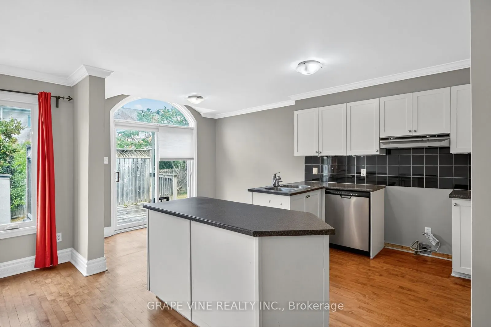 27 Flowertree Crescent