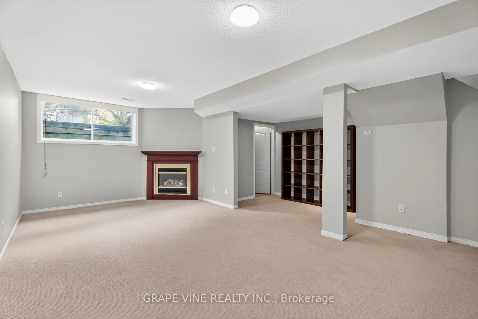 27 Flowertree Crescent