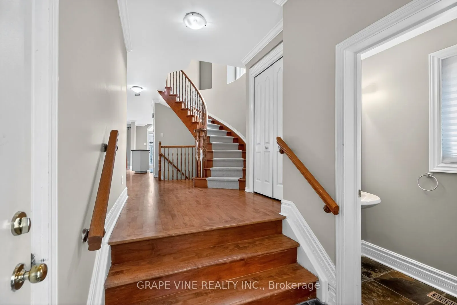 27 Flowertree Crescent