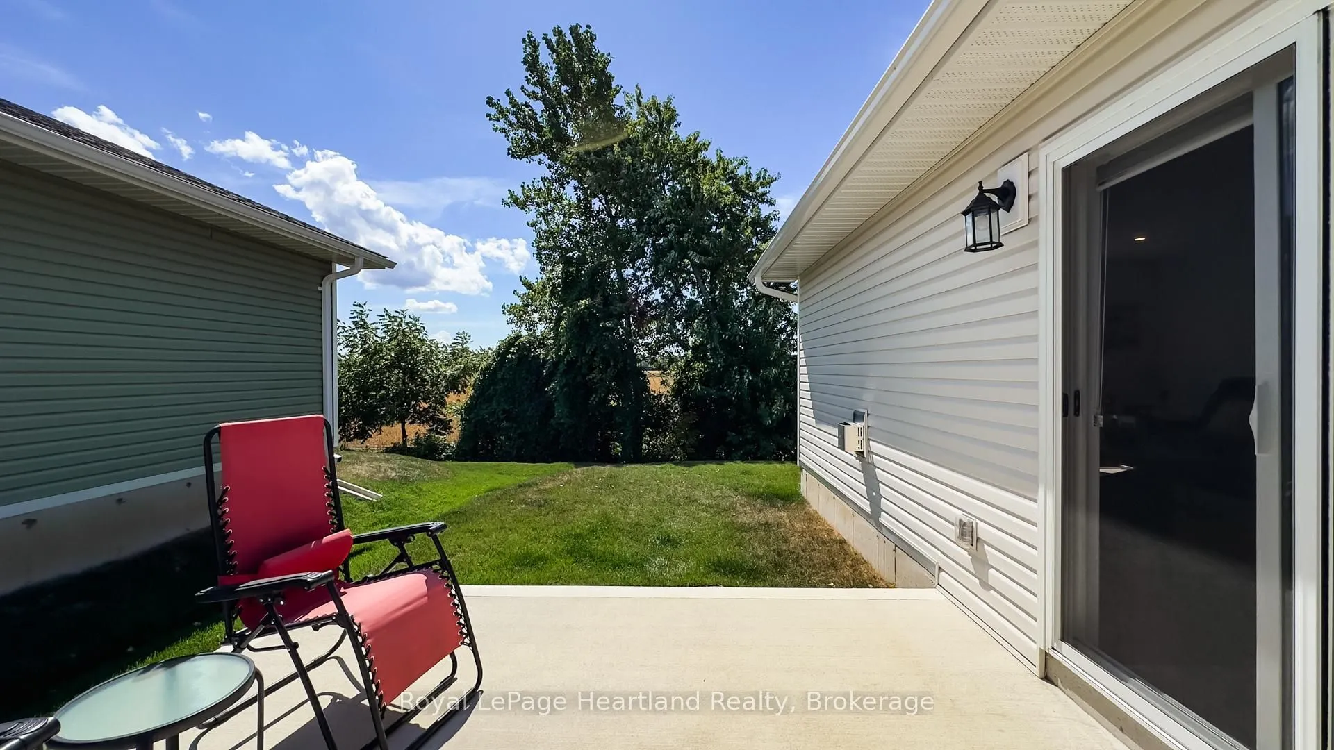 263 LAKE BREEZE Drive
