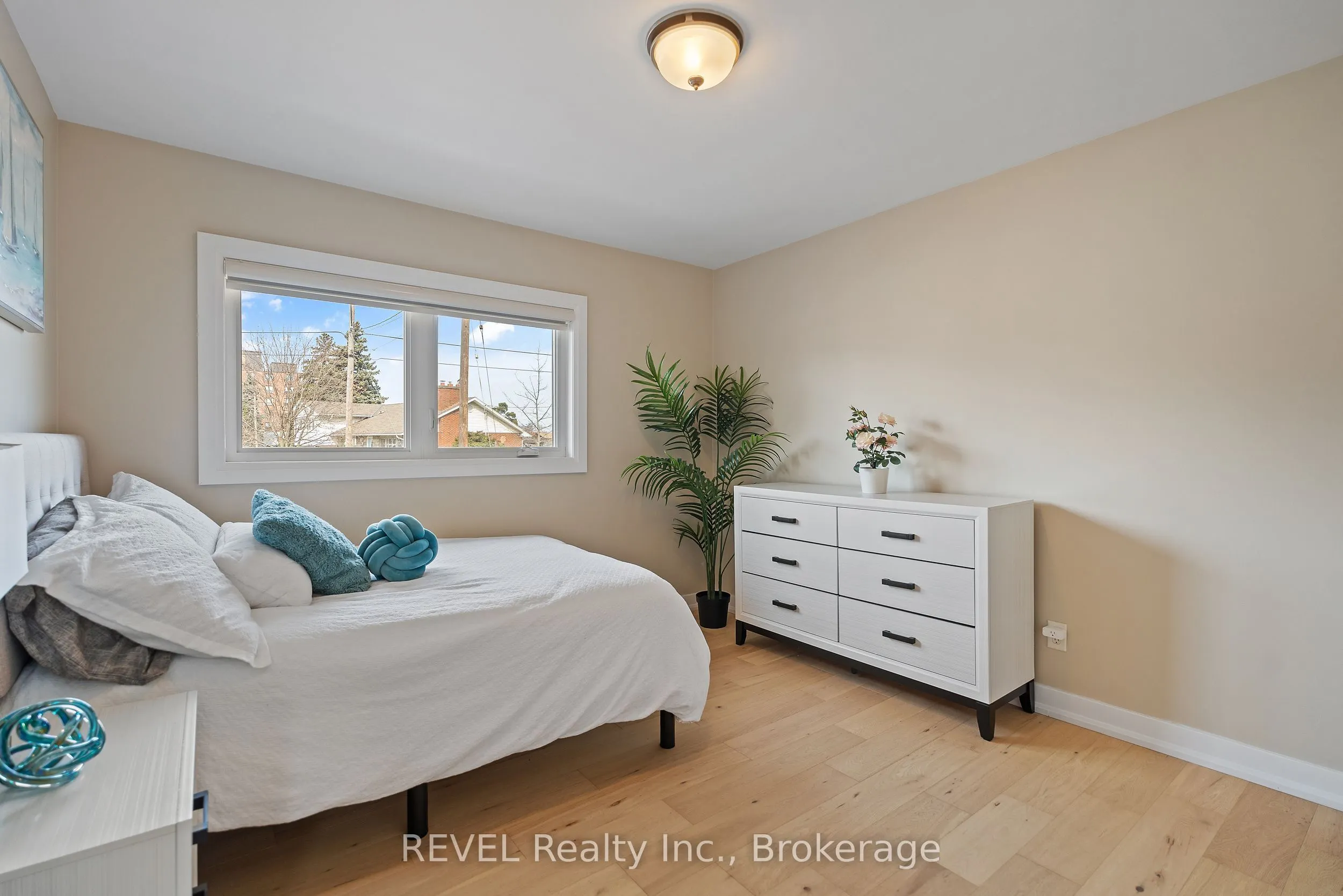 28 Dale Avenue, #1