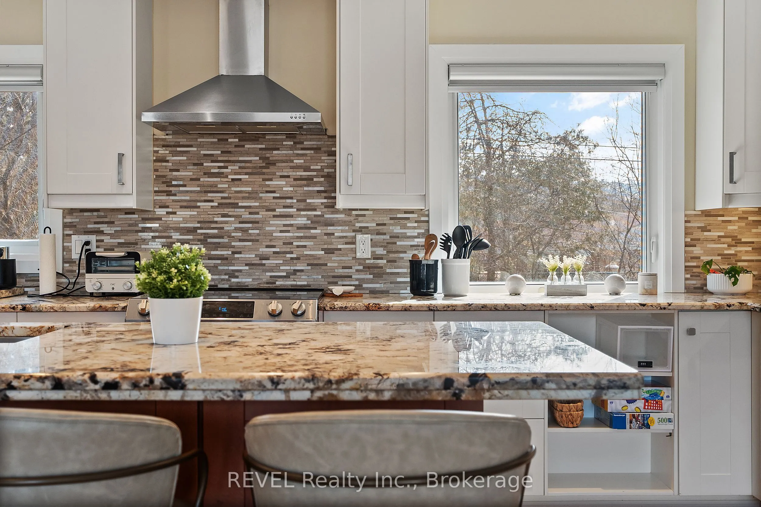 28 Dale Avenue, #1