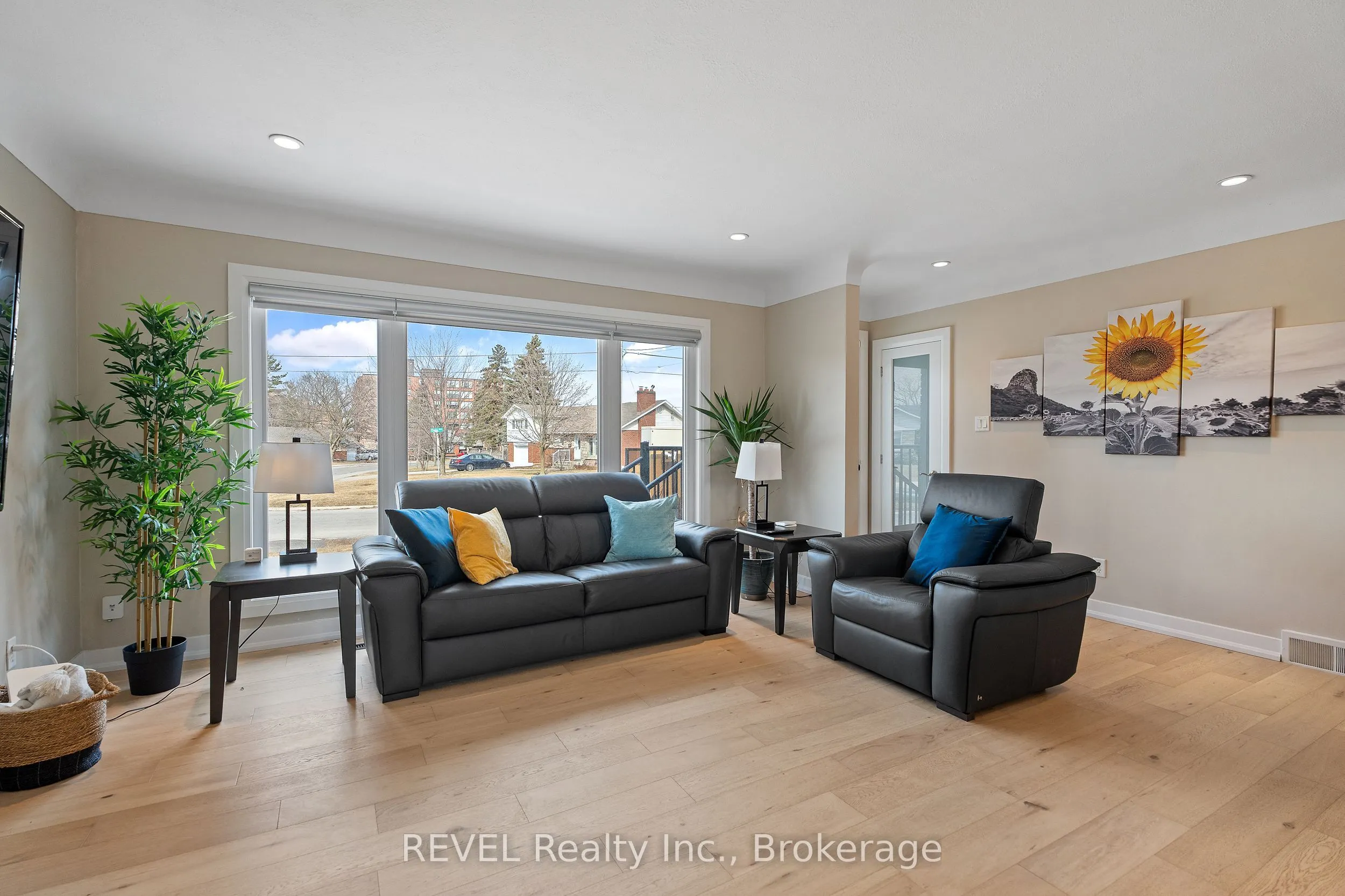 28 Dale Avenue, #1