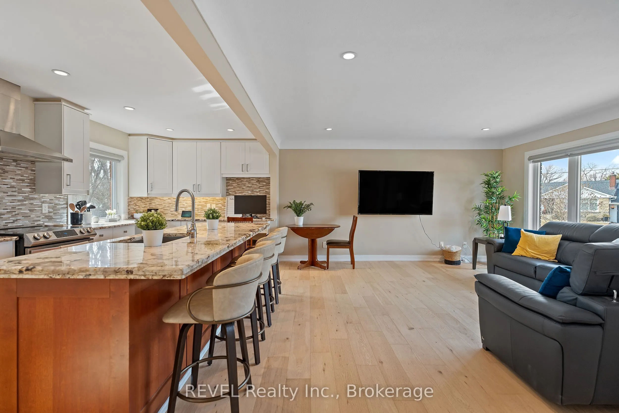28 Dale Avenue, #1