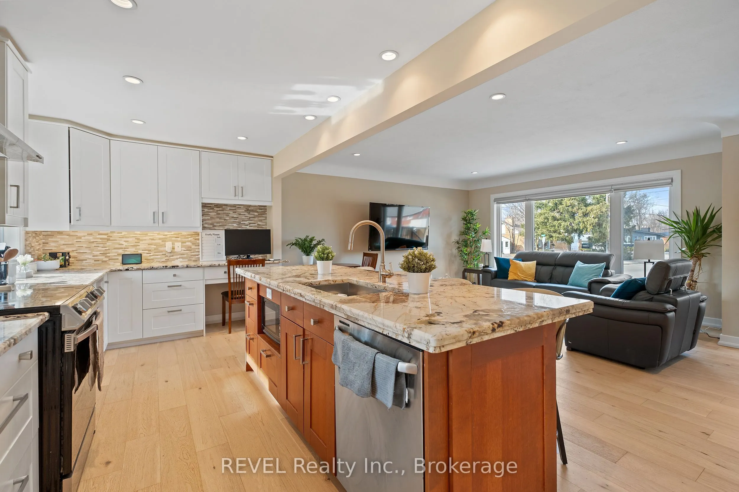 28 Dale Avenue, #1
