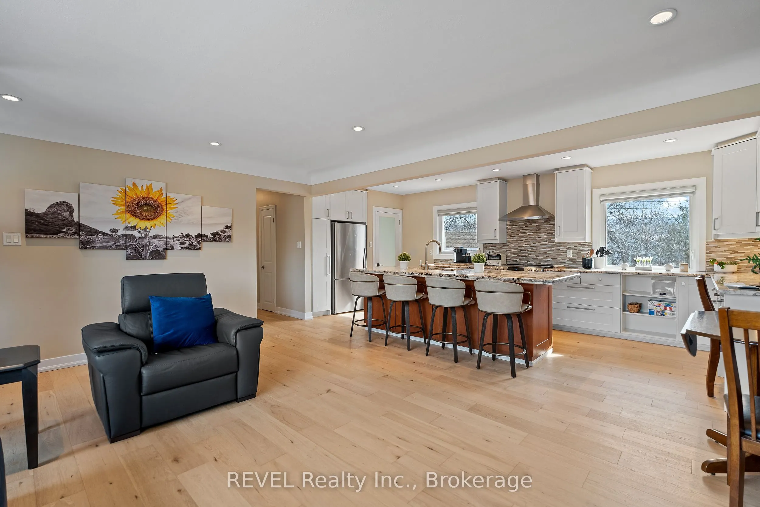 28 Dale Avenue, #1
