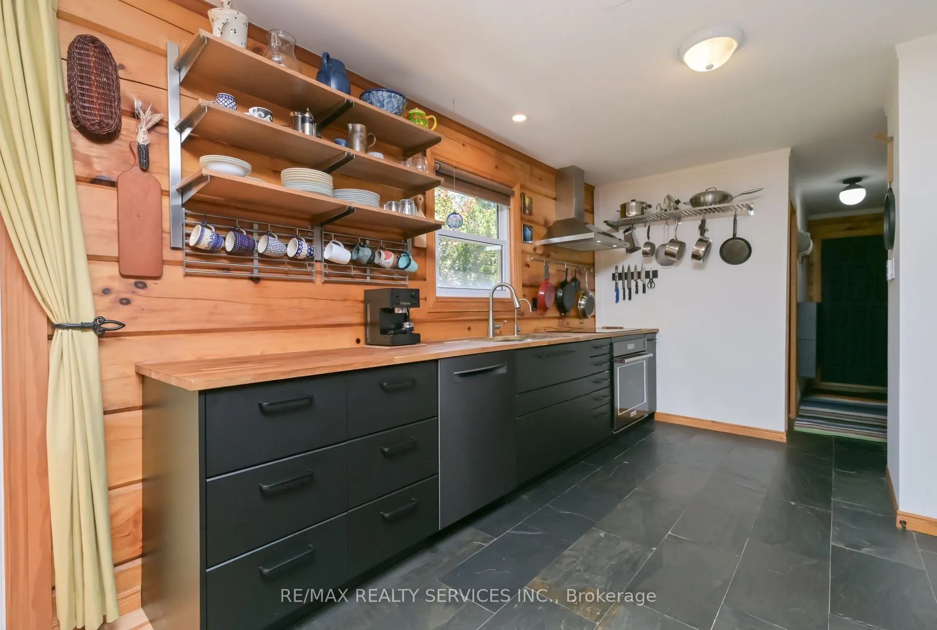 1 Mountainview Road