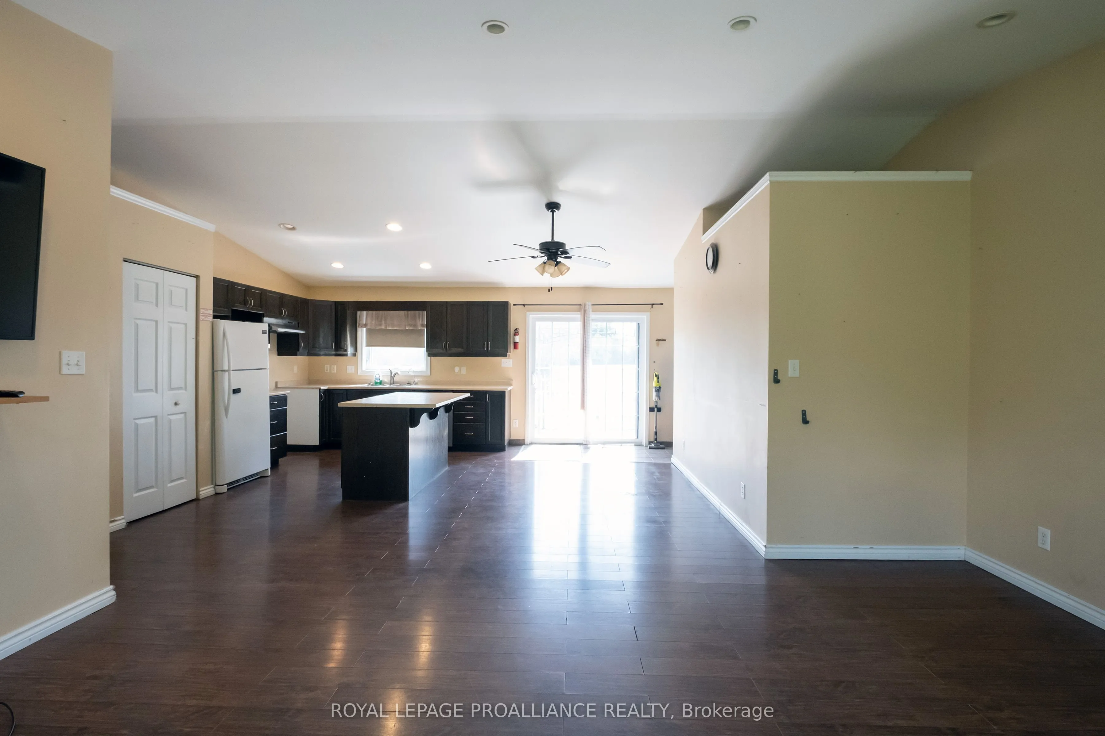 6206 Old Highway 2