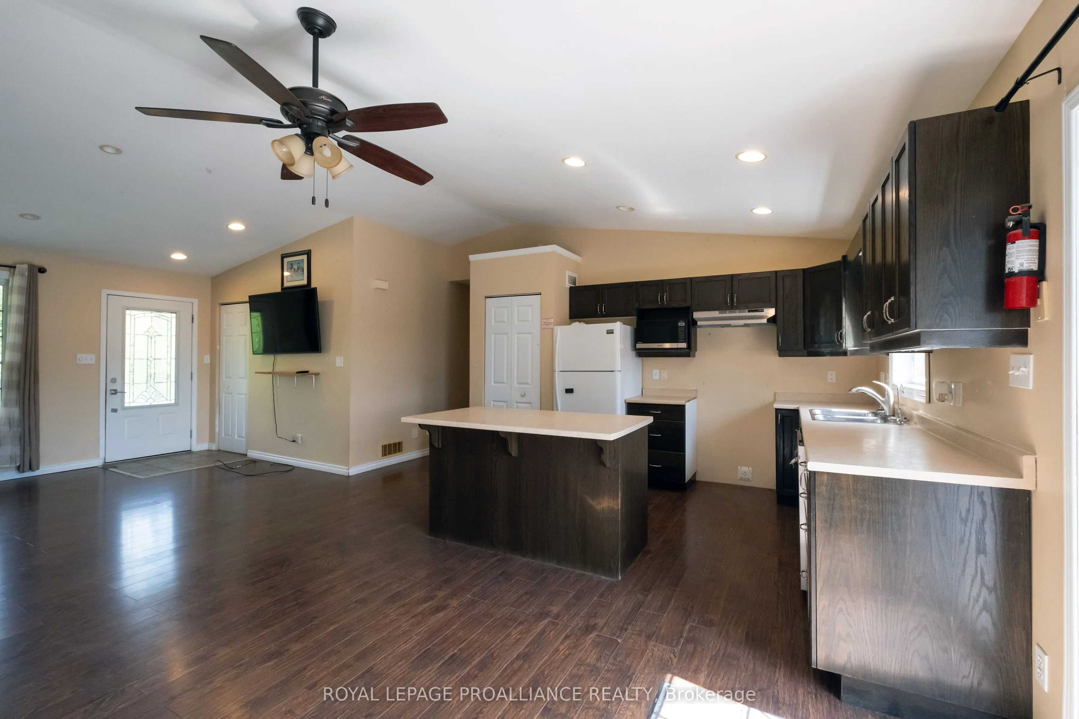 6206 Old Highway 2