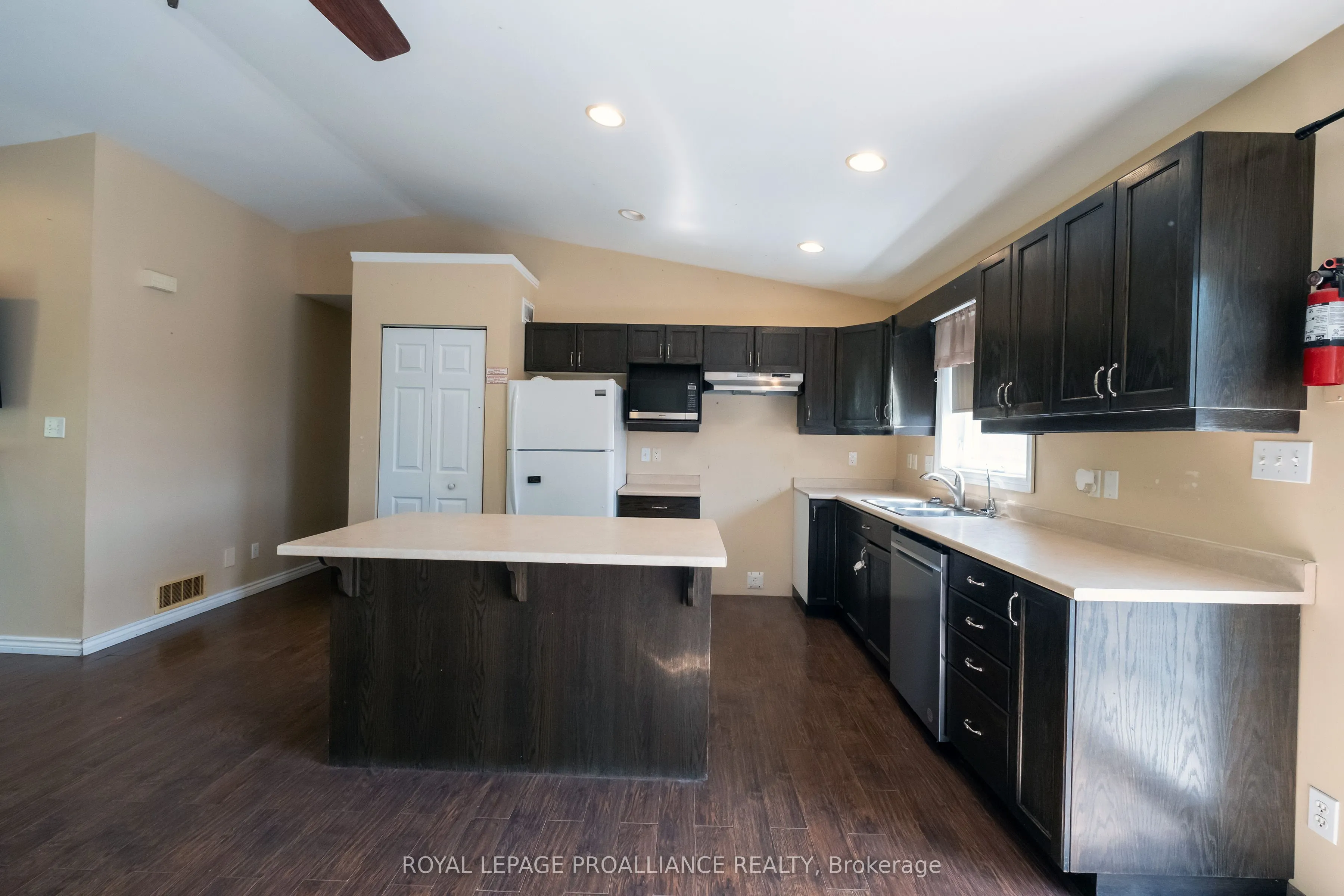 6206 Old Highway 2