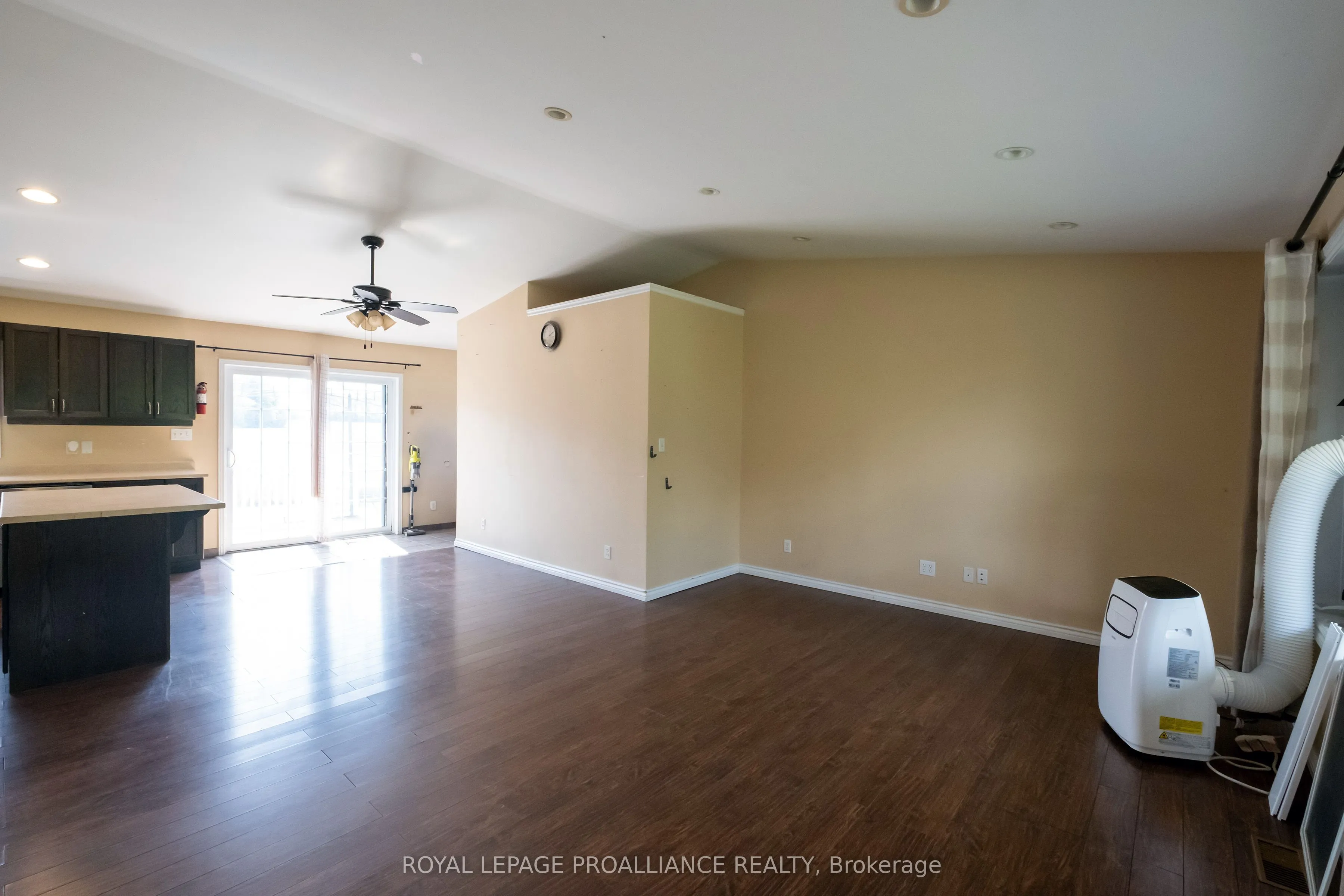 6206 Old Highway 2