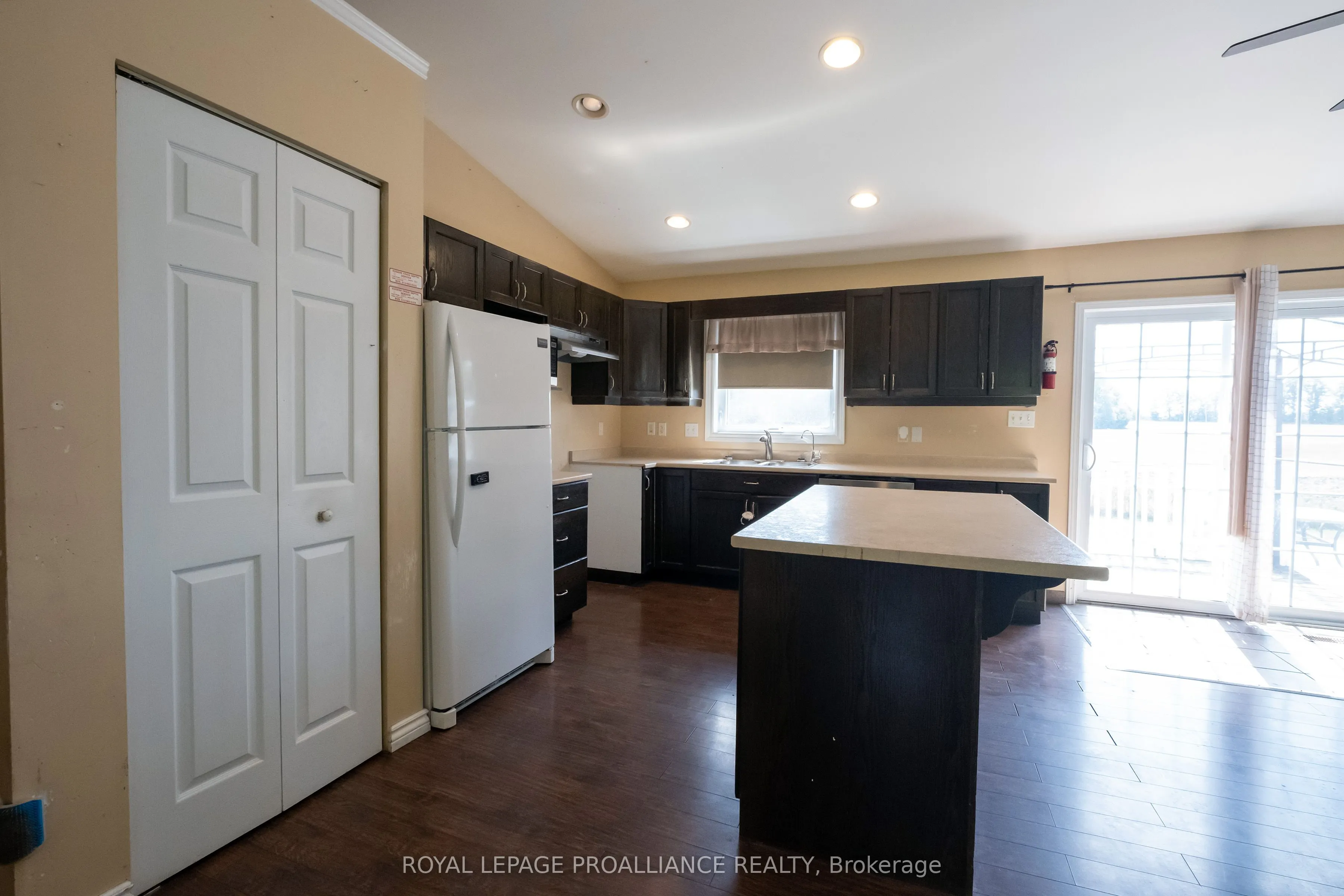 6206 Old Highway 2