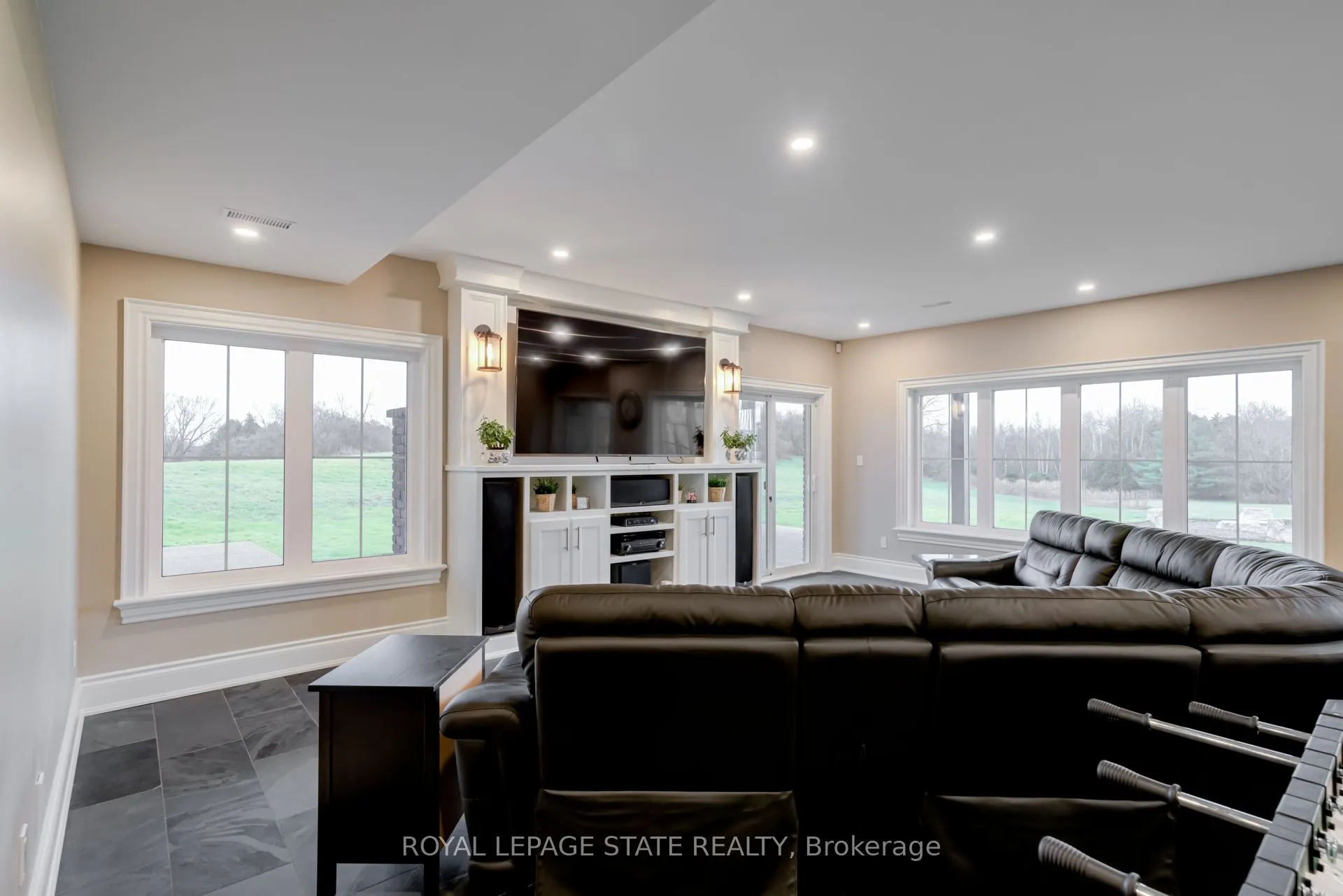 1041 Concession 8 RR 3 W