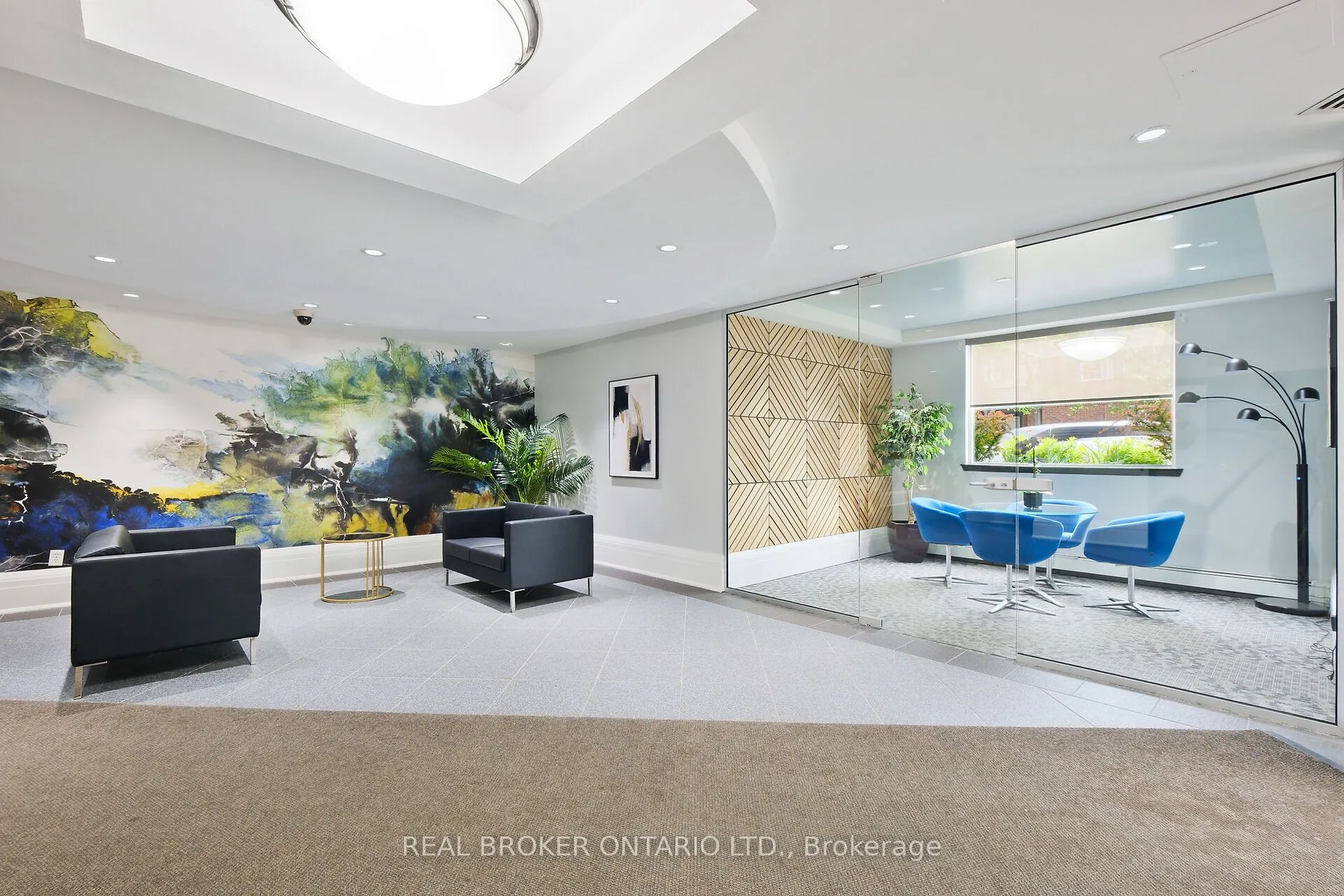 429 Somerset Street W, #306