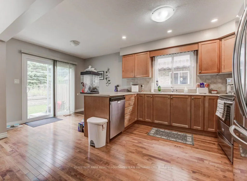 404 Tealby Crescent