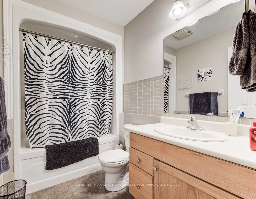 404 Tealby Crescent