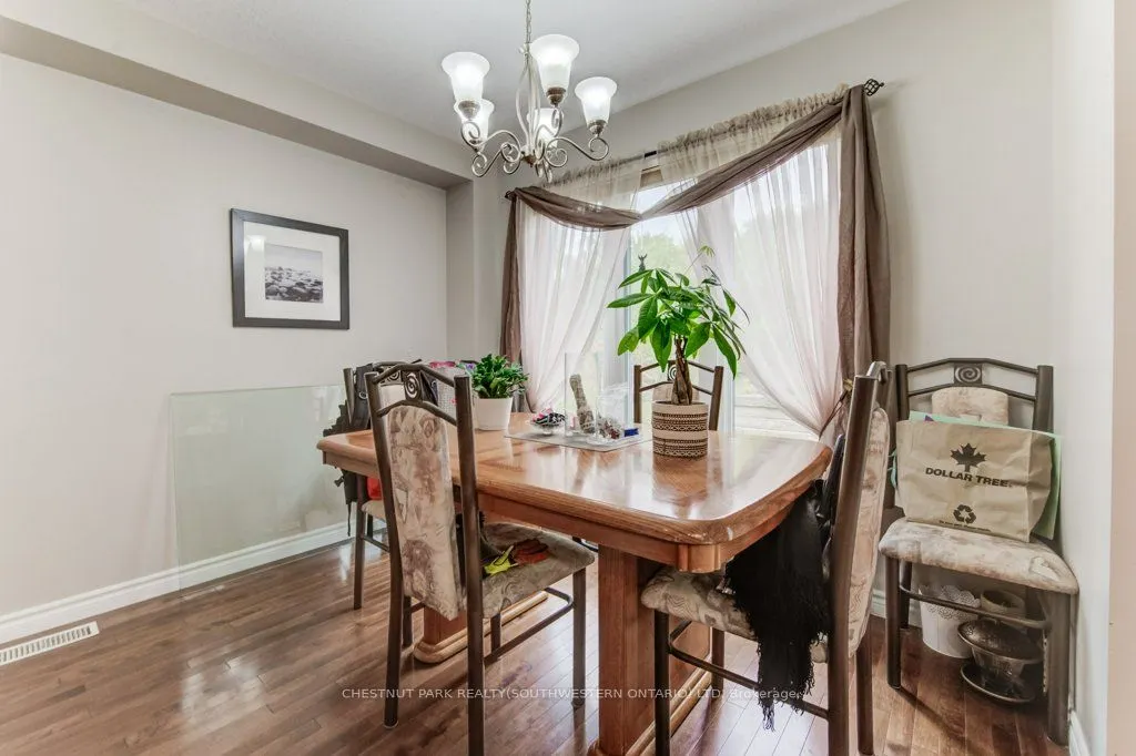 404 Tealby Crescent