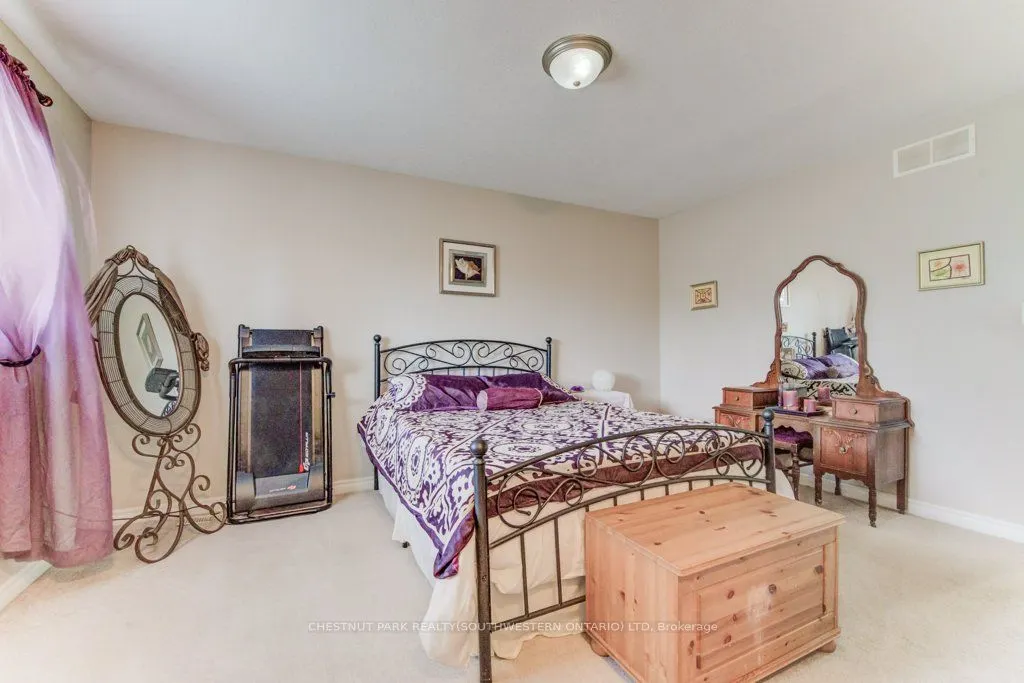 404 Tealby Crescent