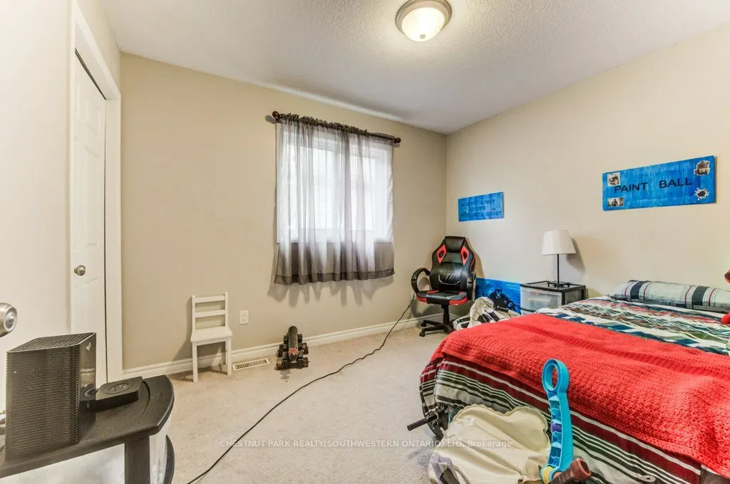 404 Tealby Crescent