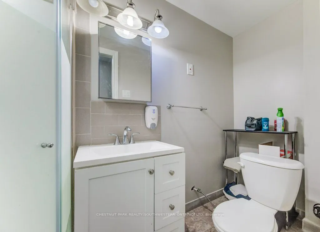 404 Tealby Crescent