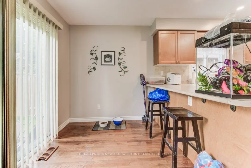 404 Tealby Crescent
