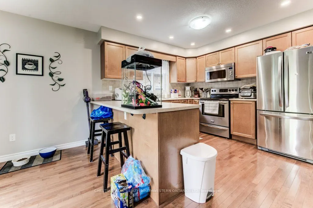 404 Tealby Crescent