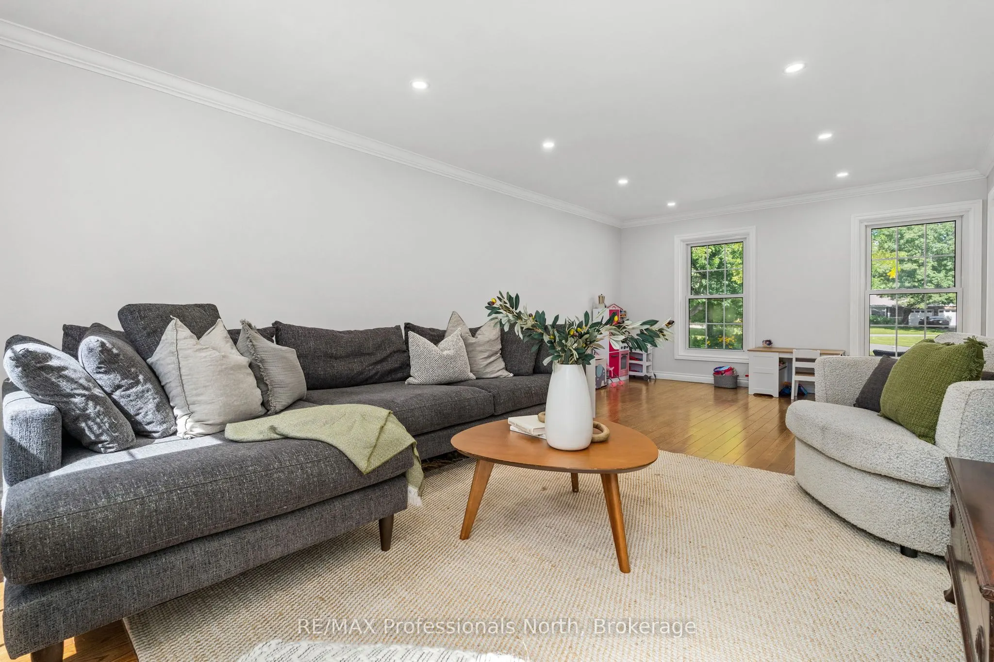 16 Brobst Forest Crescent