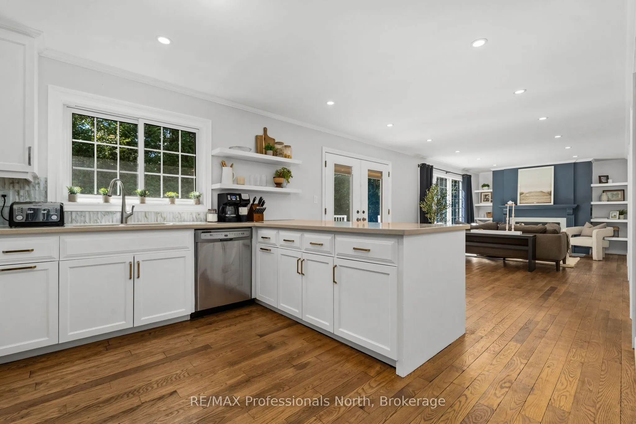16 Brobst Forest Crescent