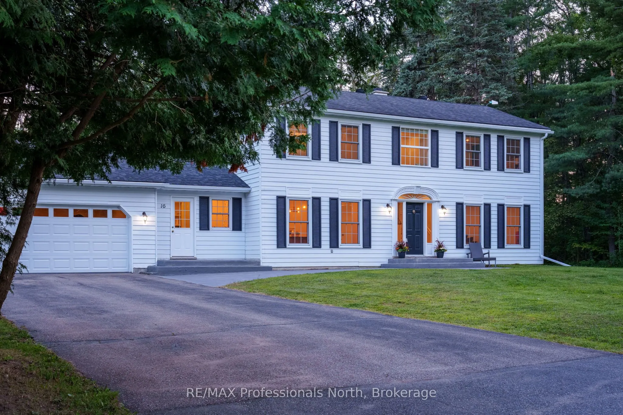 16 Brobst Forest Crescent