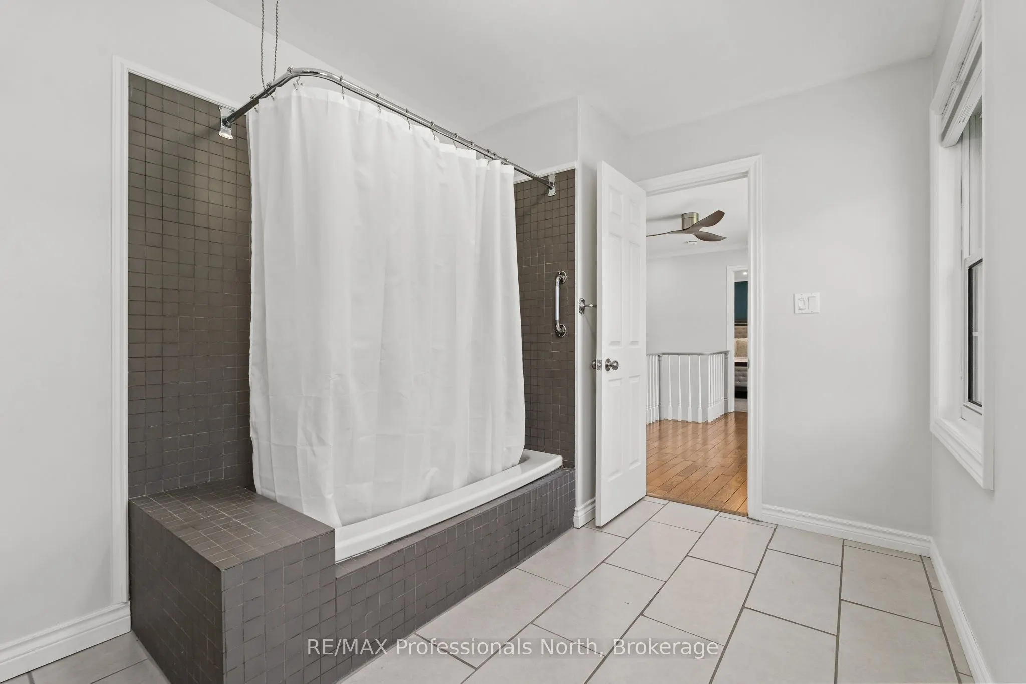 16 Brobst Forest Crescent