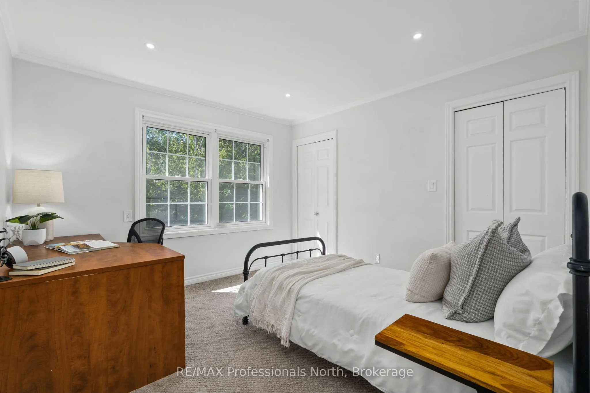 16 Brobst Forest Crescent