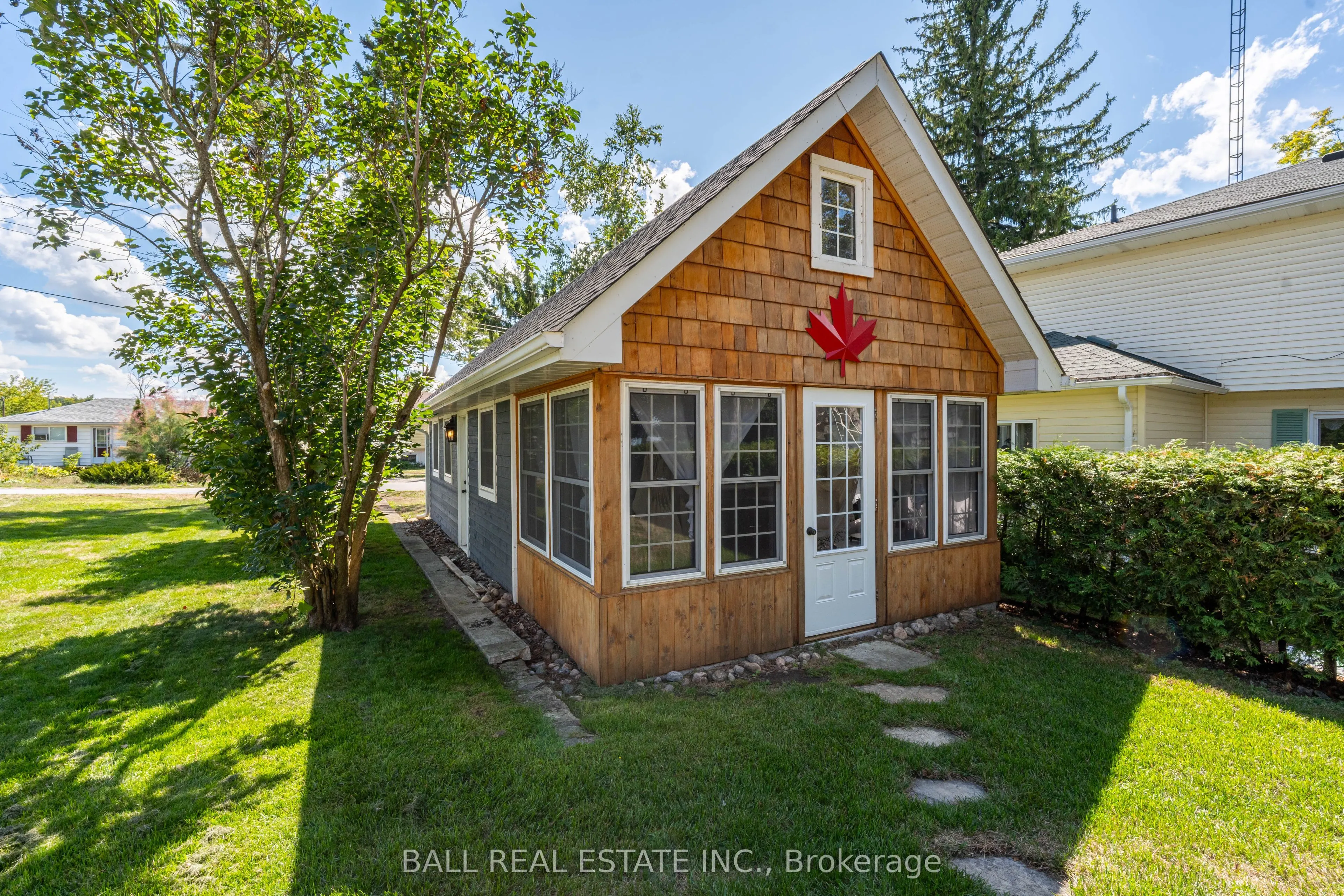 22 Leslie Frost Lane