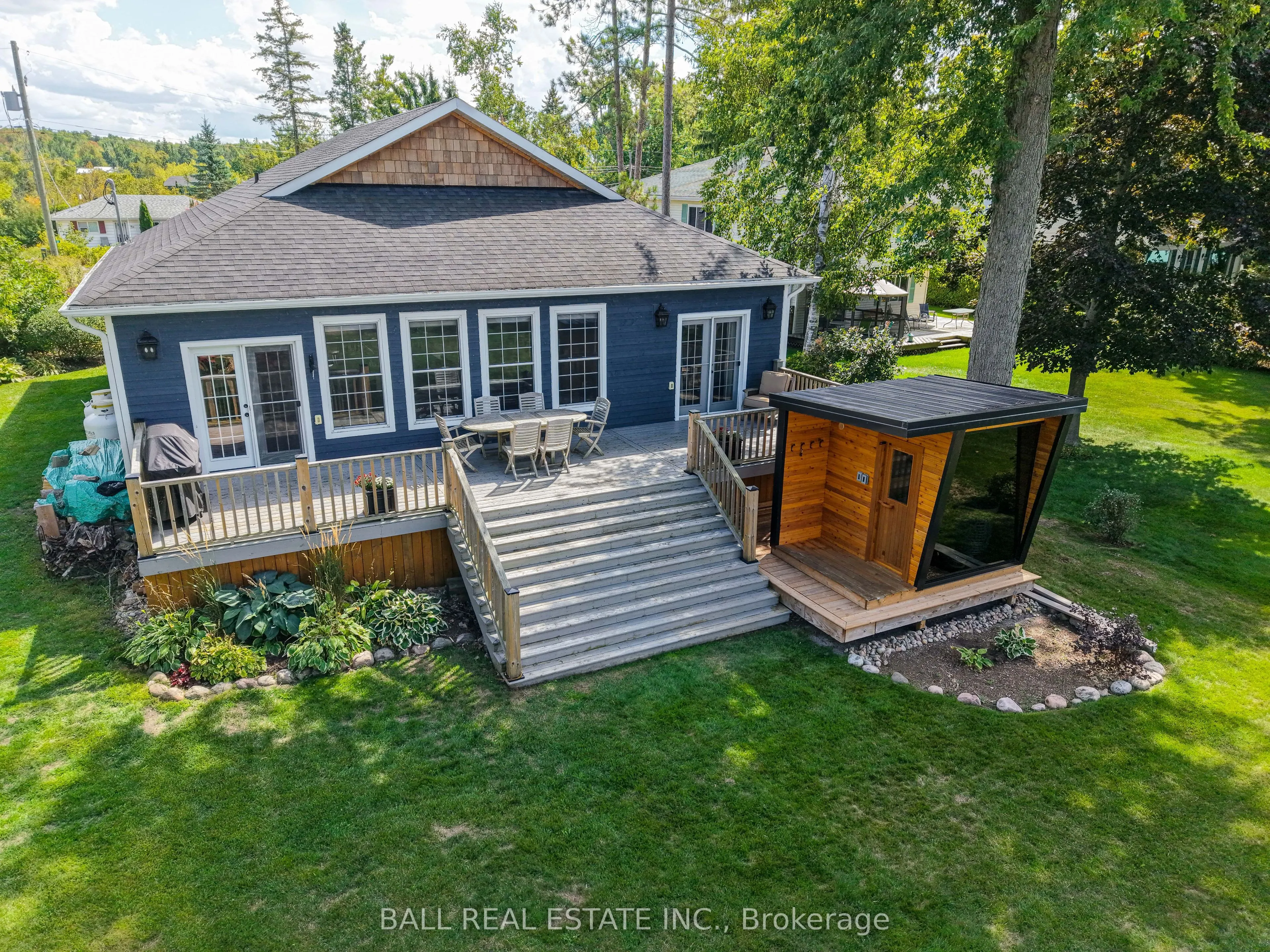 22 Leslie Frost Lane