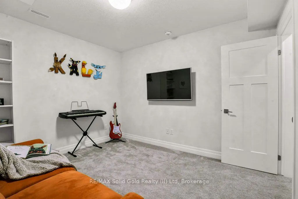 11 Keba Crescent