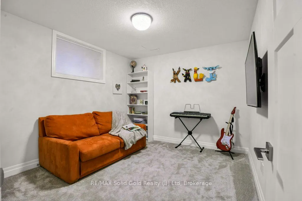 11 Keba Crescent