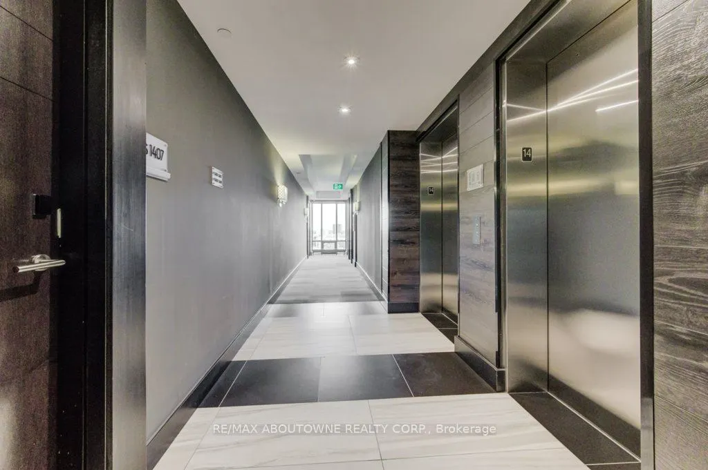 330 Phillip Street, #S-1403