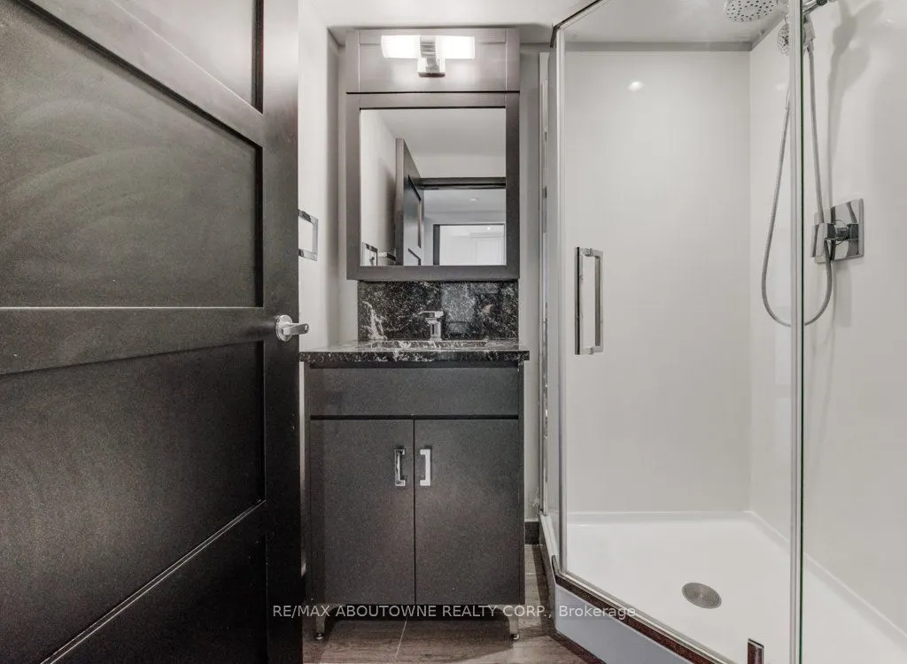 330 Phillip Street, #S-1403