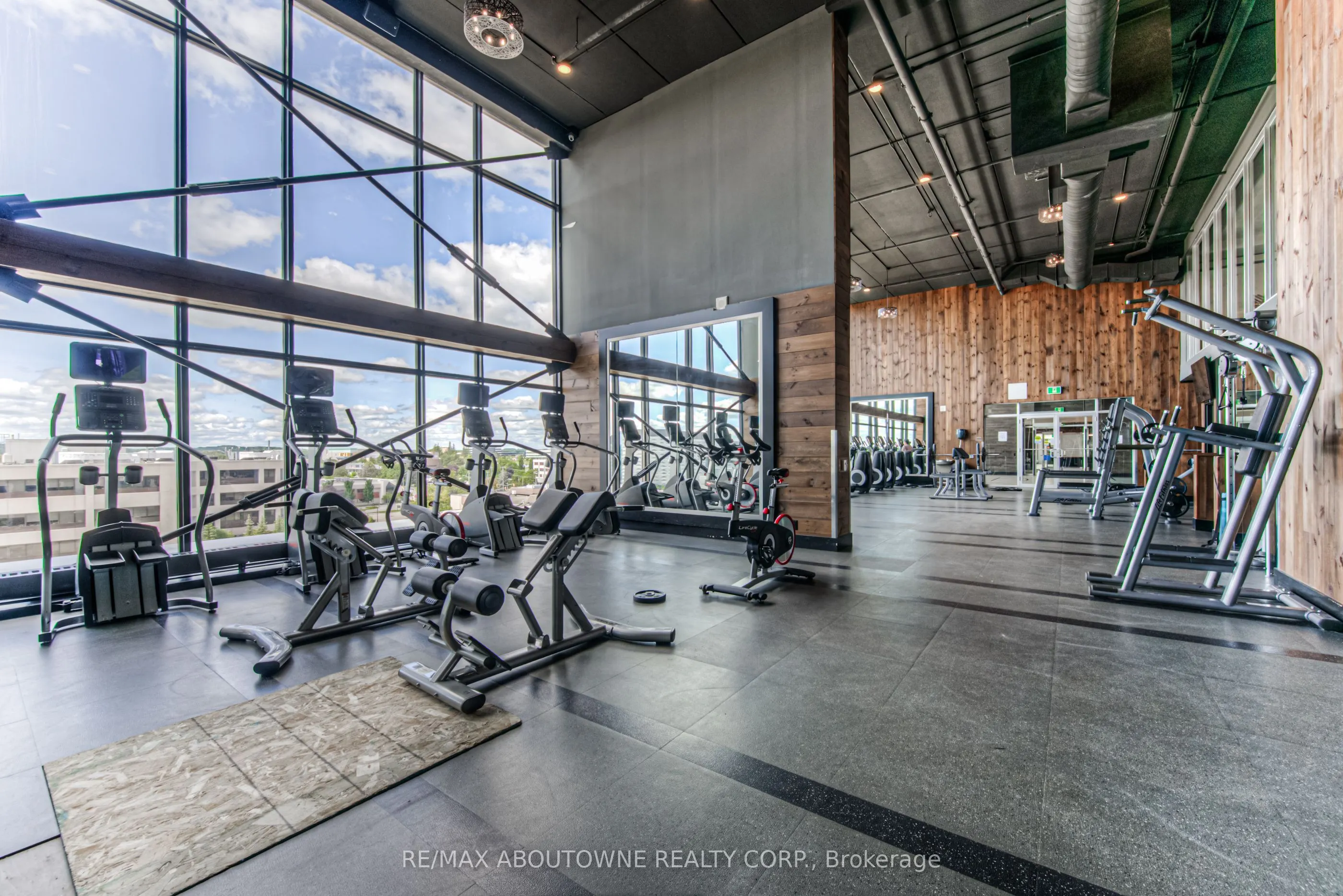 330 Phillip Street, #S-1403