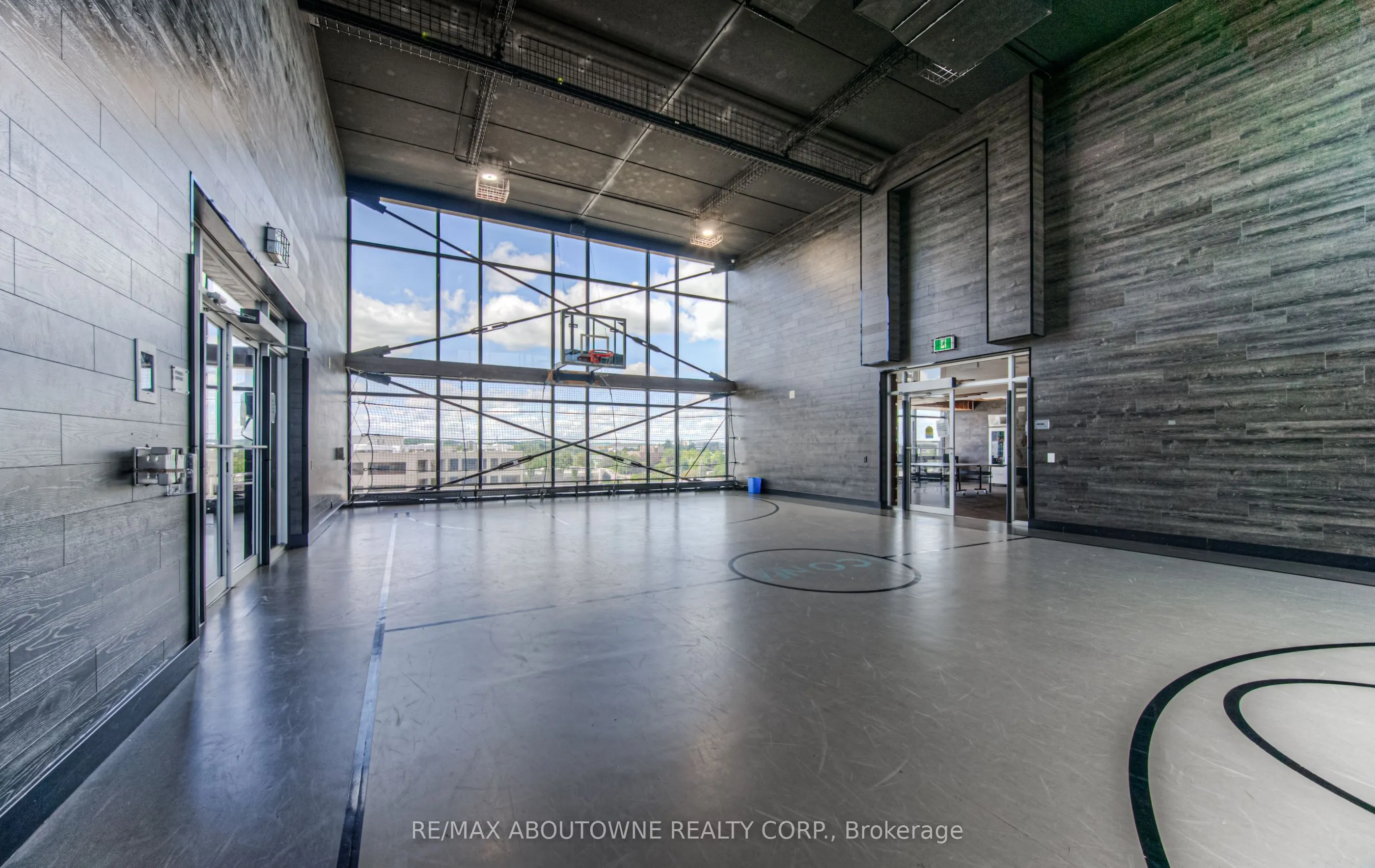 330 Phillip Street, #S-1403