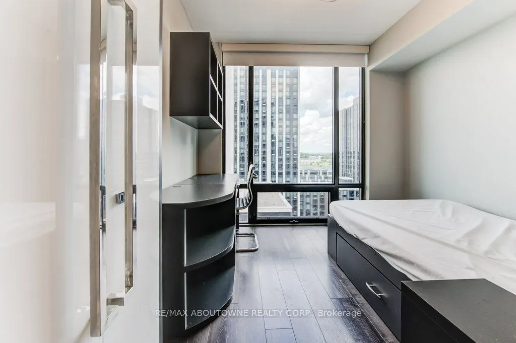 330 Phillip Street, #S-1403