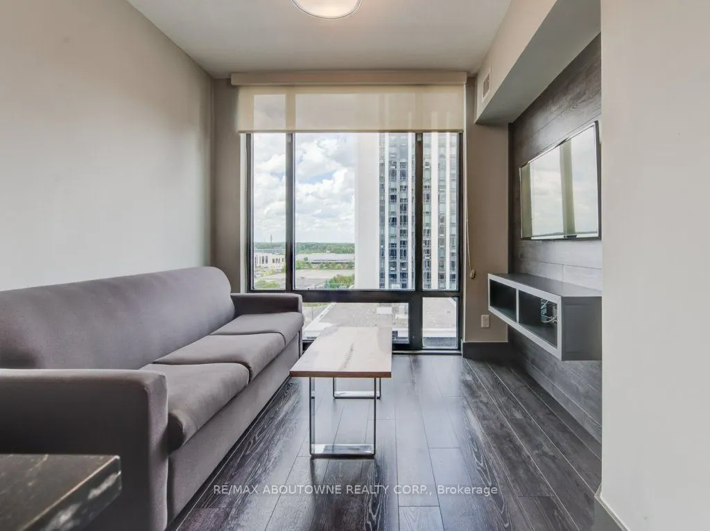 330 Phillip Street, #S-1403