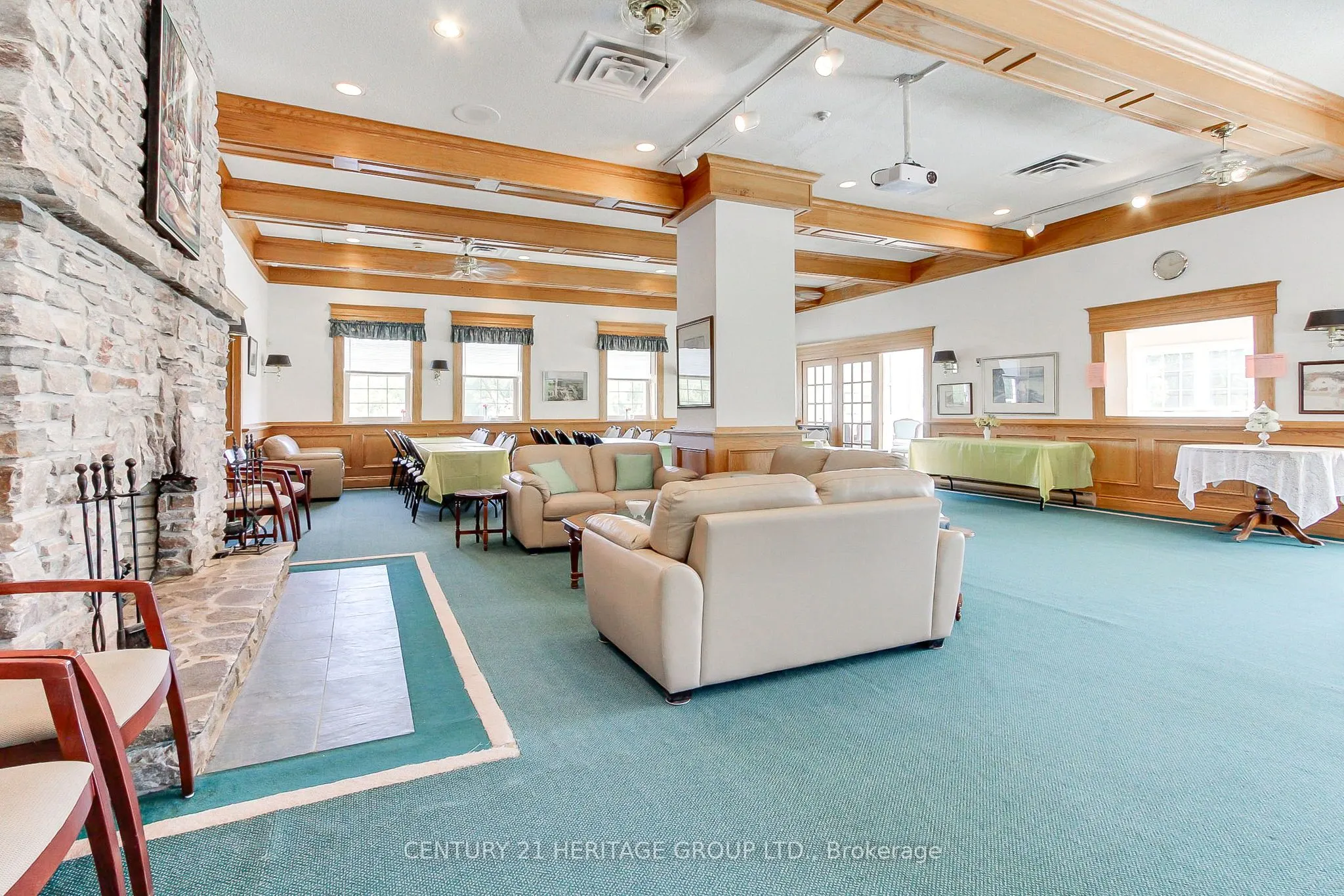 174 Lindsay Street N, #28j