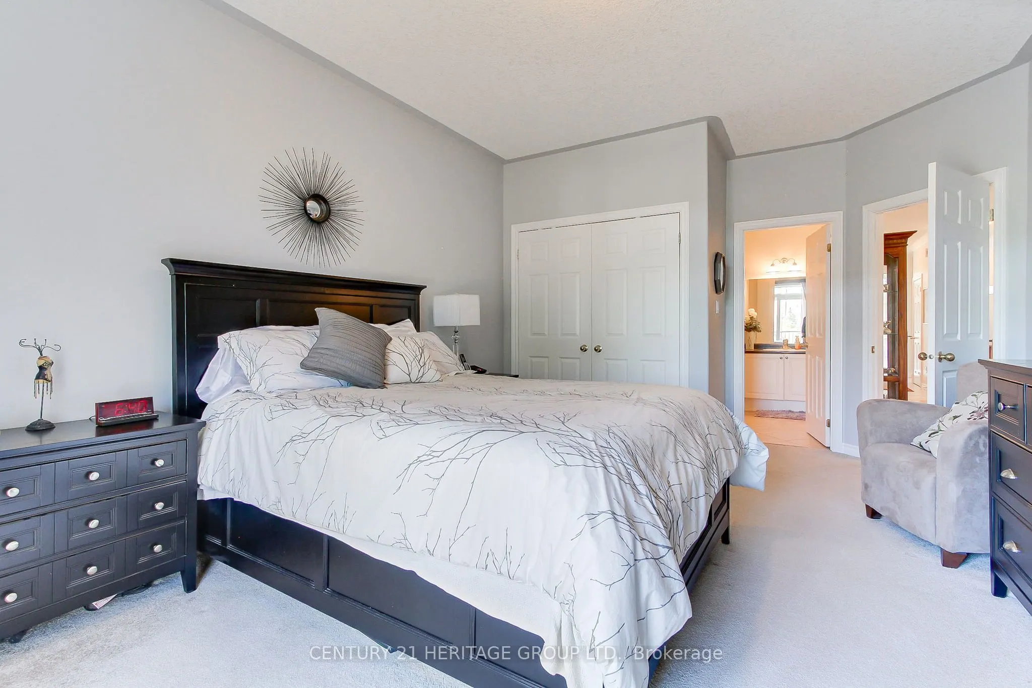 174 Lindsay Street N, #28j