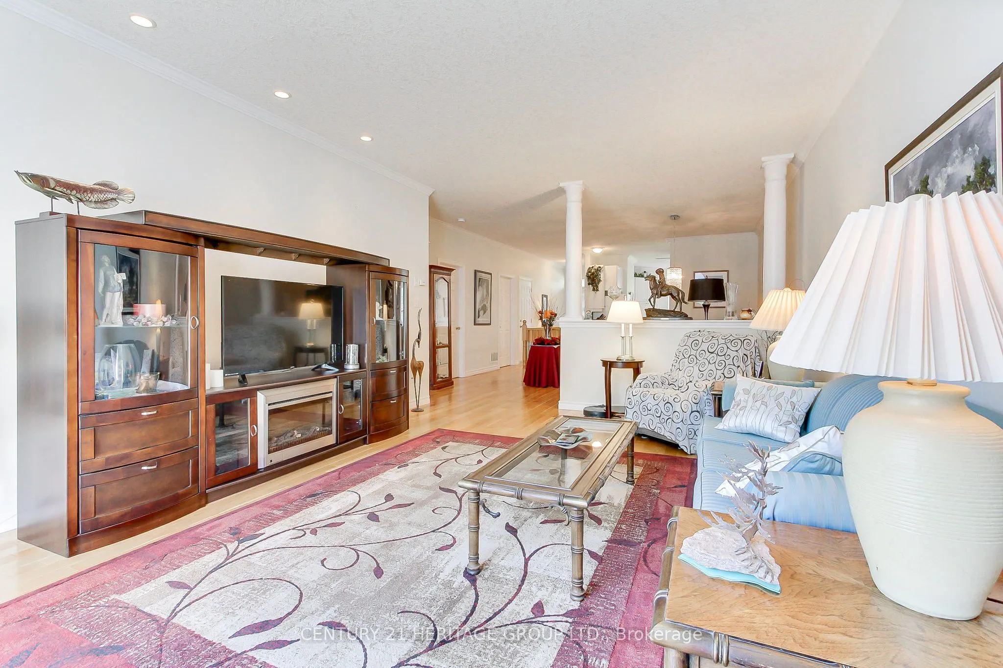 174 Lindsay Street N, #28j