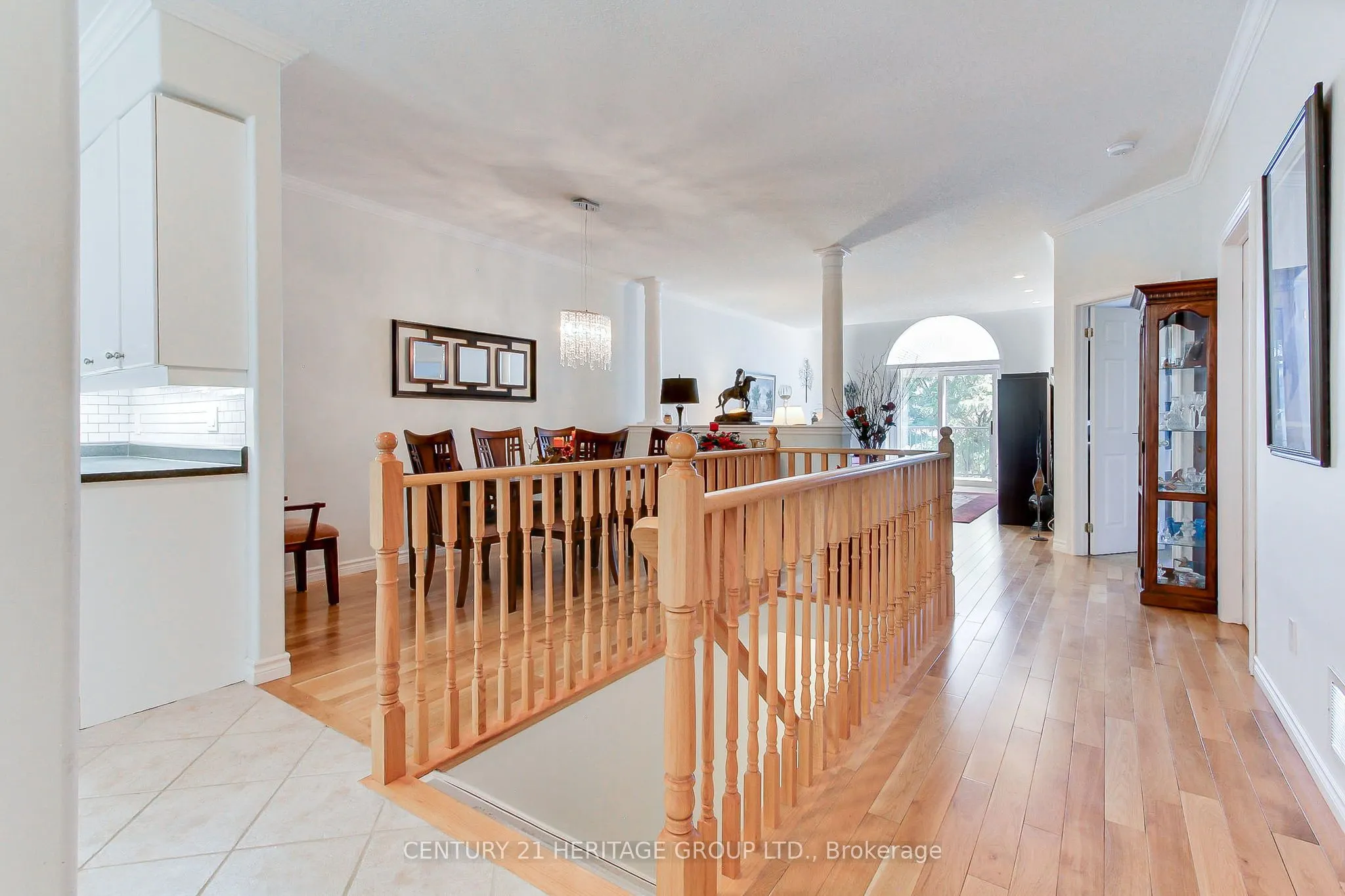 174 Lindsay Street N, #28j
