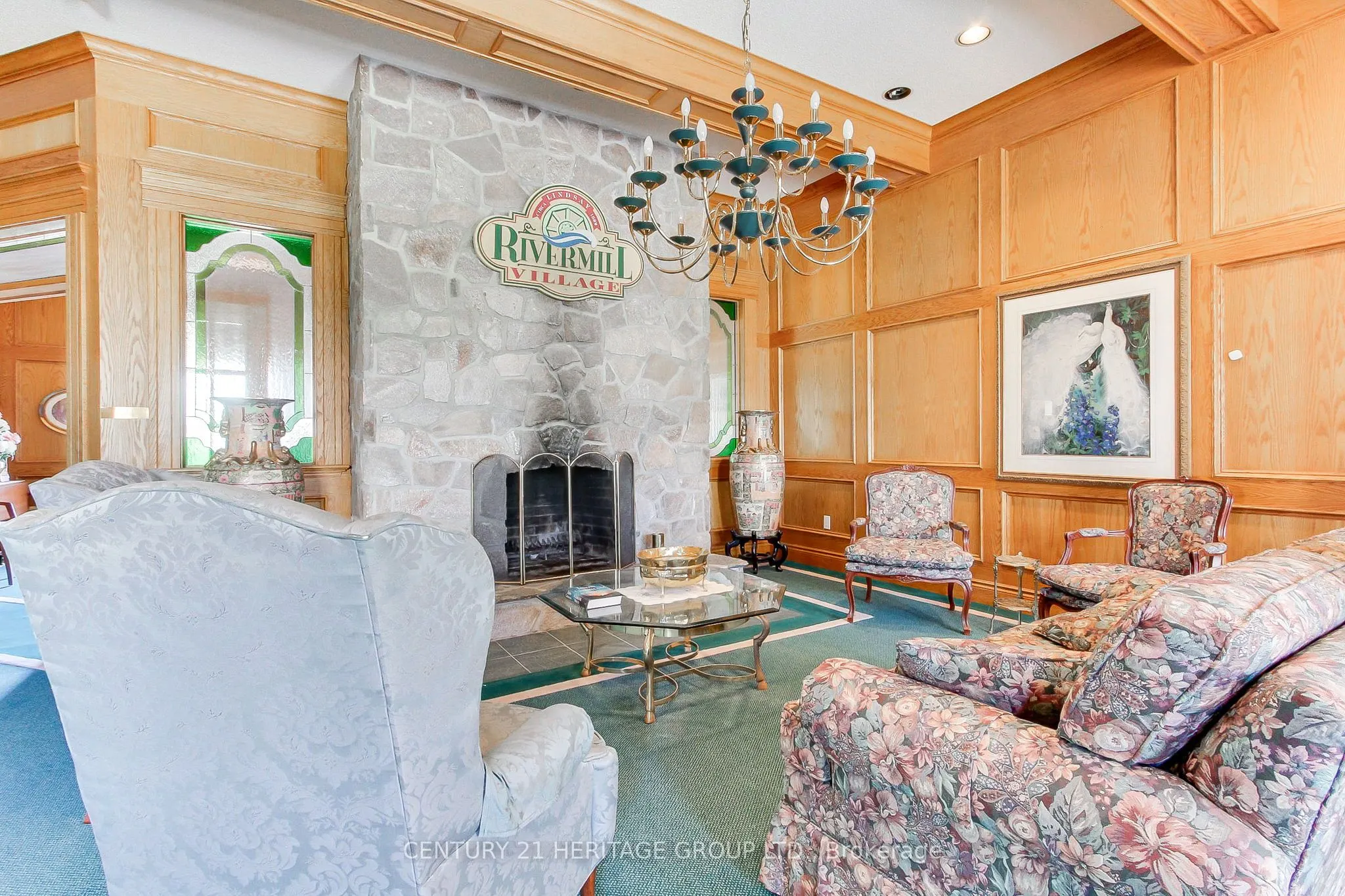 174 Lindsay Street N, #28j